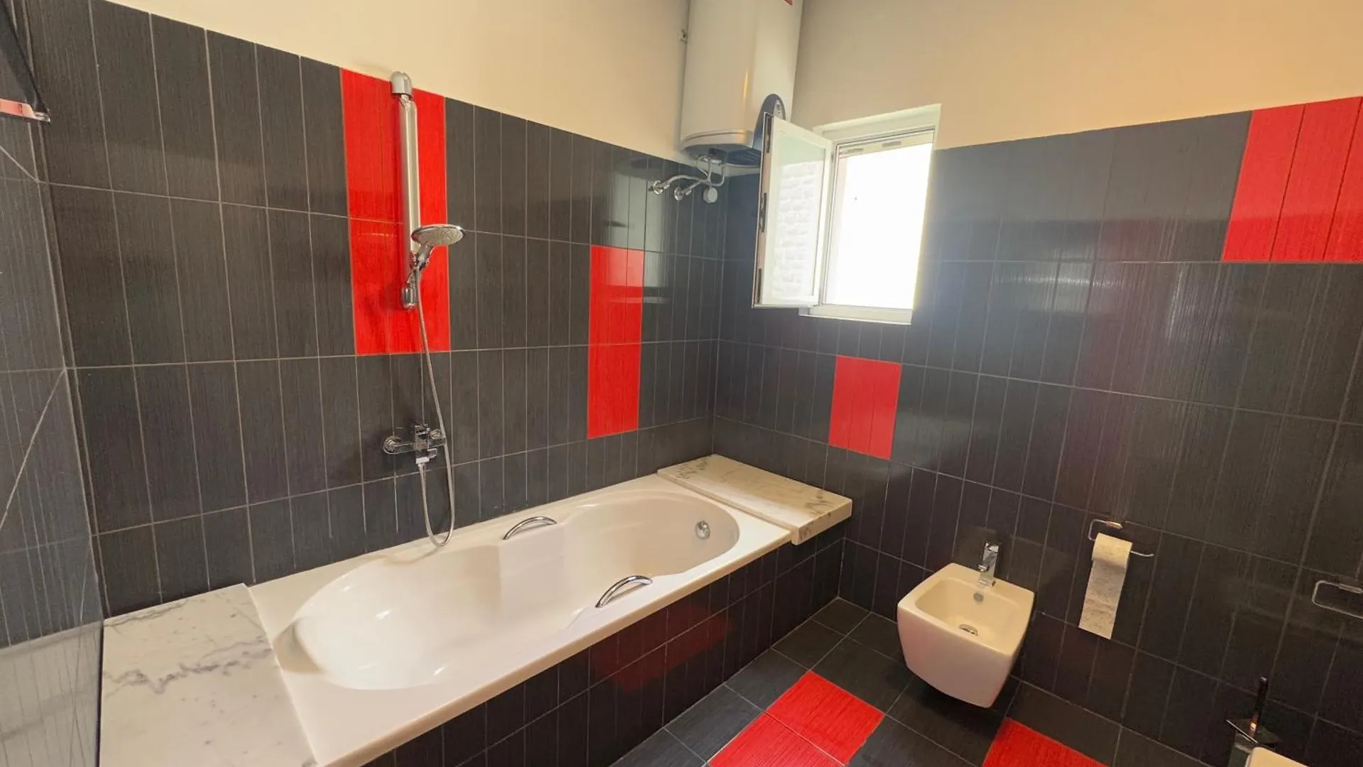 Gjilek Privat Garden Villa אלבניה