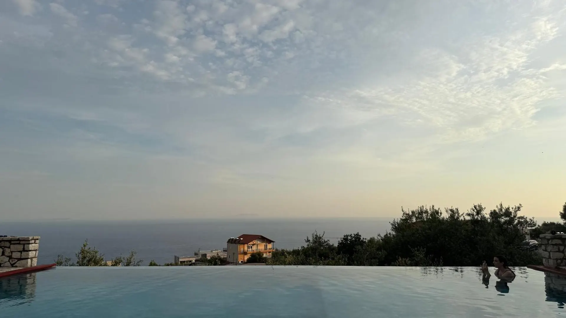 Gjilek Privat Garden Villa 0*,  אלבניה